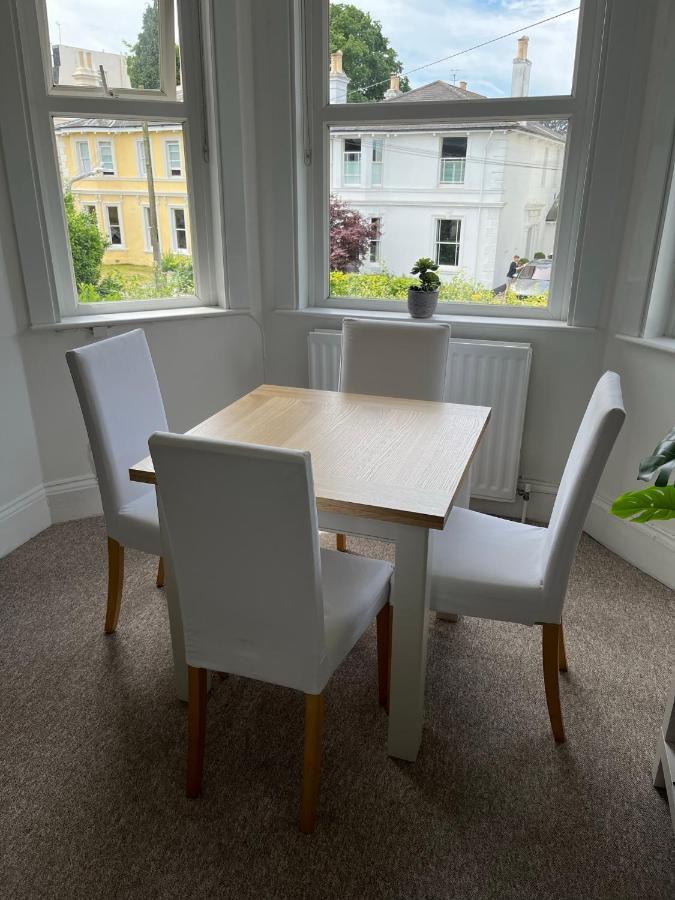 Tree Tops Apartment In Tunbridge Wells ภายนอก รูปภาพ